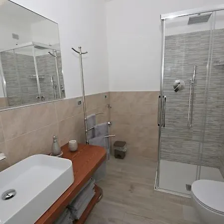 Davide , Via Garibaldi Con Balcone Appartamento