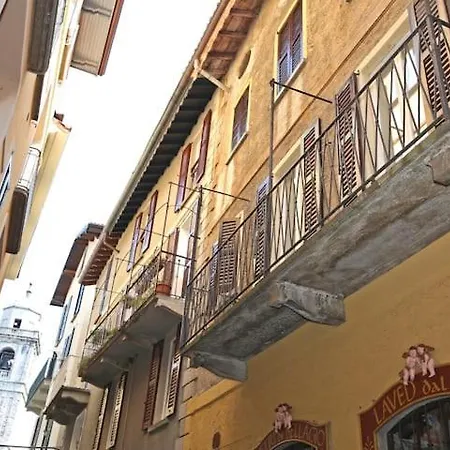 Davide , Via Garibaldi Con Balcone Bellagio